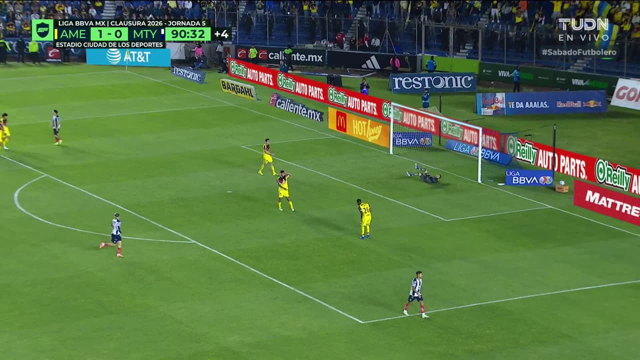 ¡TIRO ATAJADO! disparo por Roberto de la Rosa.