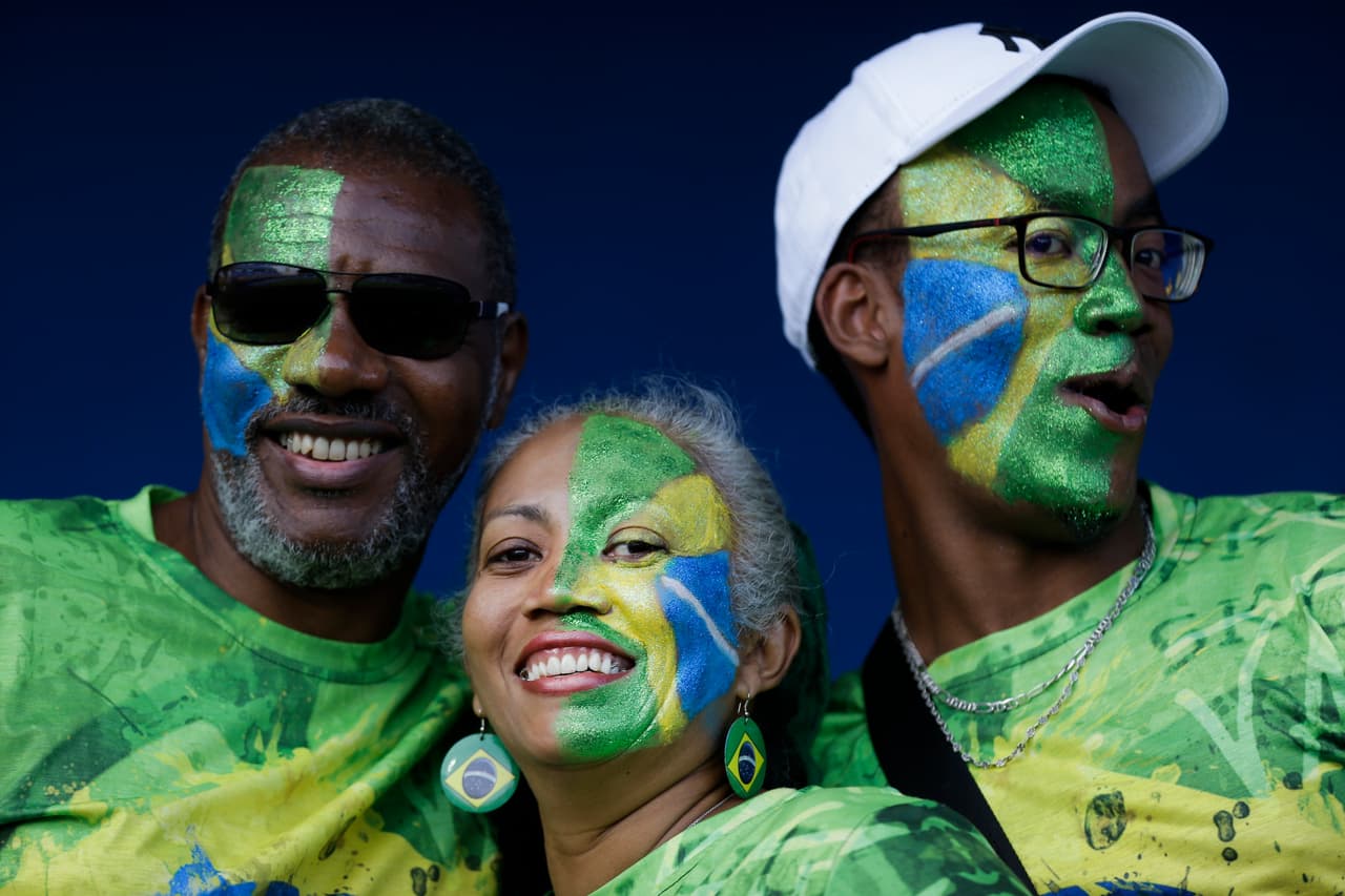 Al igual que los brasileños, que con su particular alegría invadieron las tribunas del estadio.