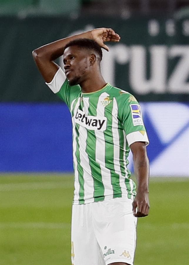 Borja Iglesias le da la victoria al Real Betis, al minuto 79, ante el Osasuna. El marcador final fue 1-0 durante la Jornada 21 en LaLiga; Andrés Guardado estuvo banca, mientras que Diego Lainez estuvo ausente debido a dar positivo por Covid-19.