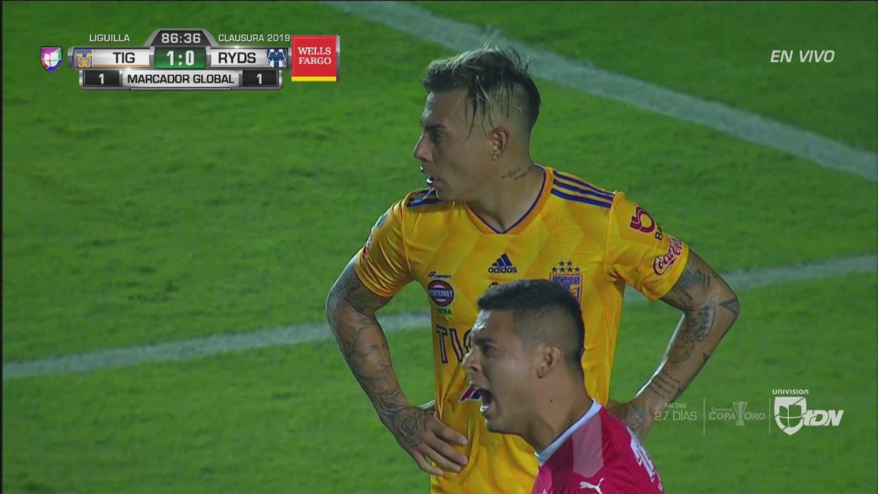 ¡Increíble! Edu Vargas se perdió el segundo de fea forma