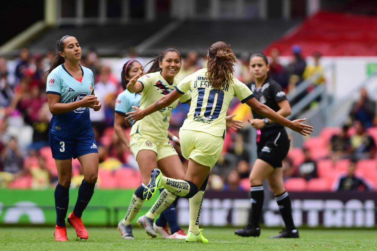 El primer tanto del partido llegó muy pronto con la anotación de Daniela Espinosa al minuto 5.