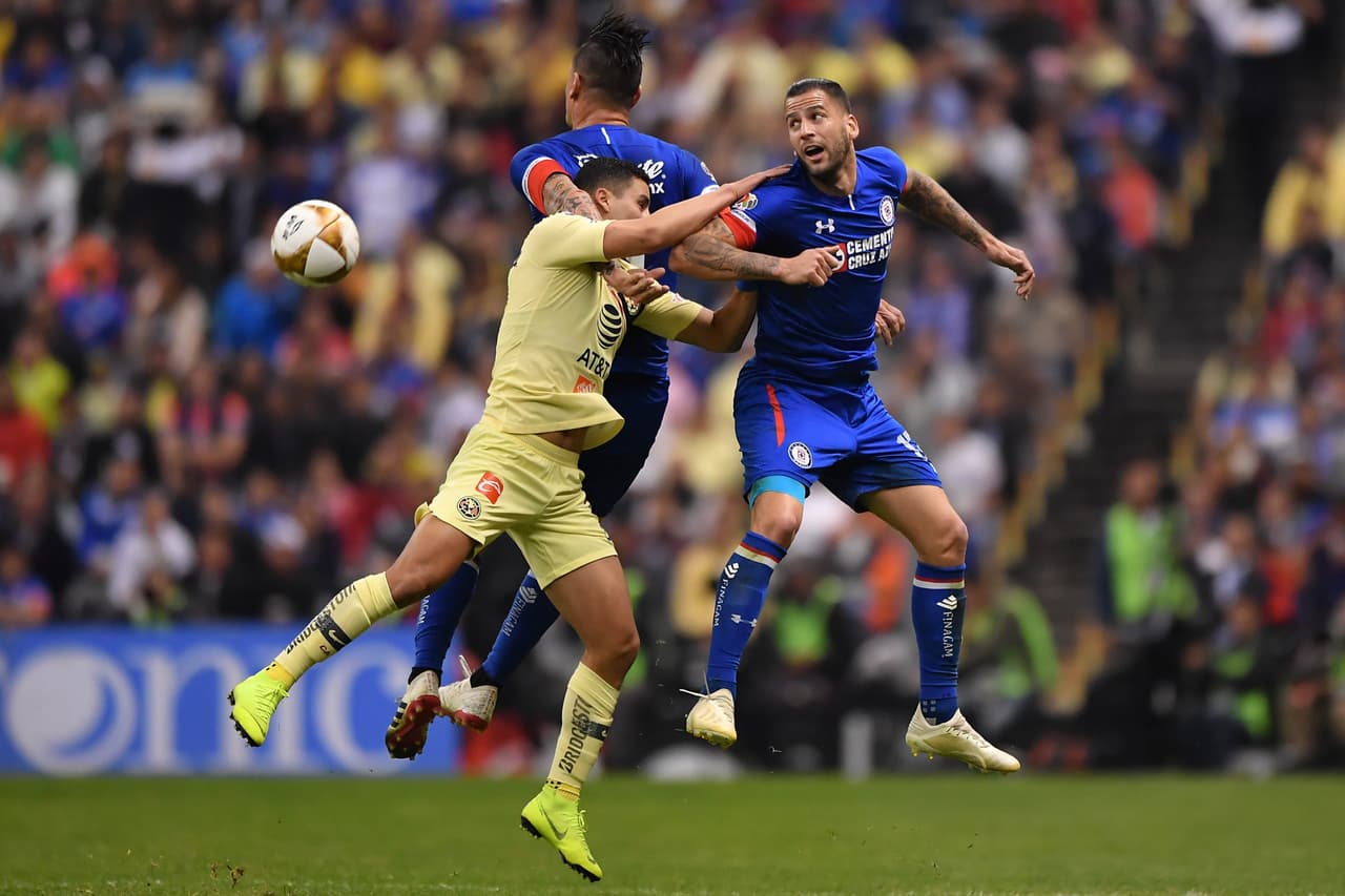 Sin embargo, Cruz Azul de a poco se adueñó de las acciones en el transcurso del primer tiempo.