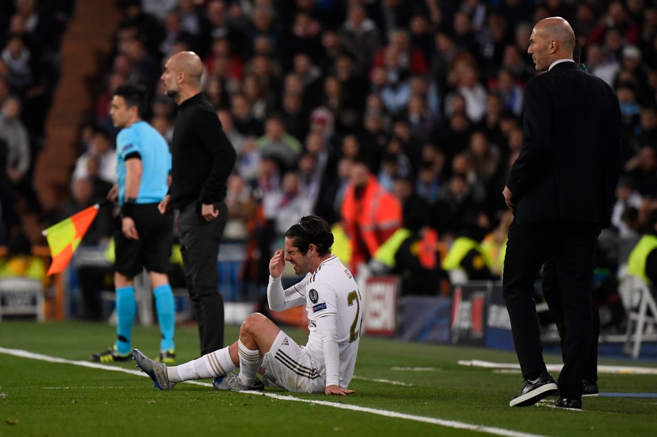 Partido intenso en el campo no robó la atención de los estrategas.