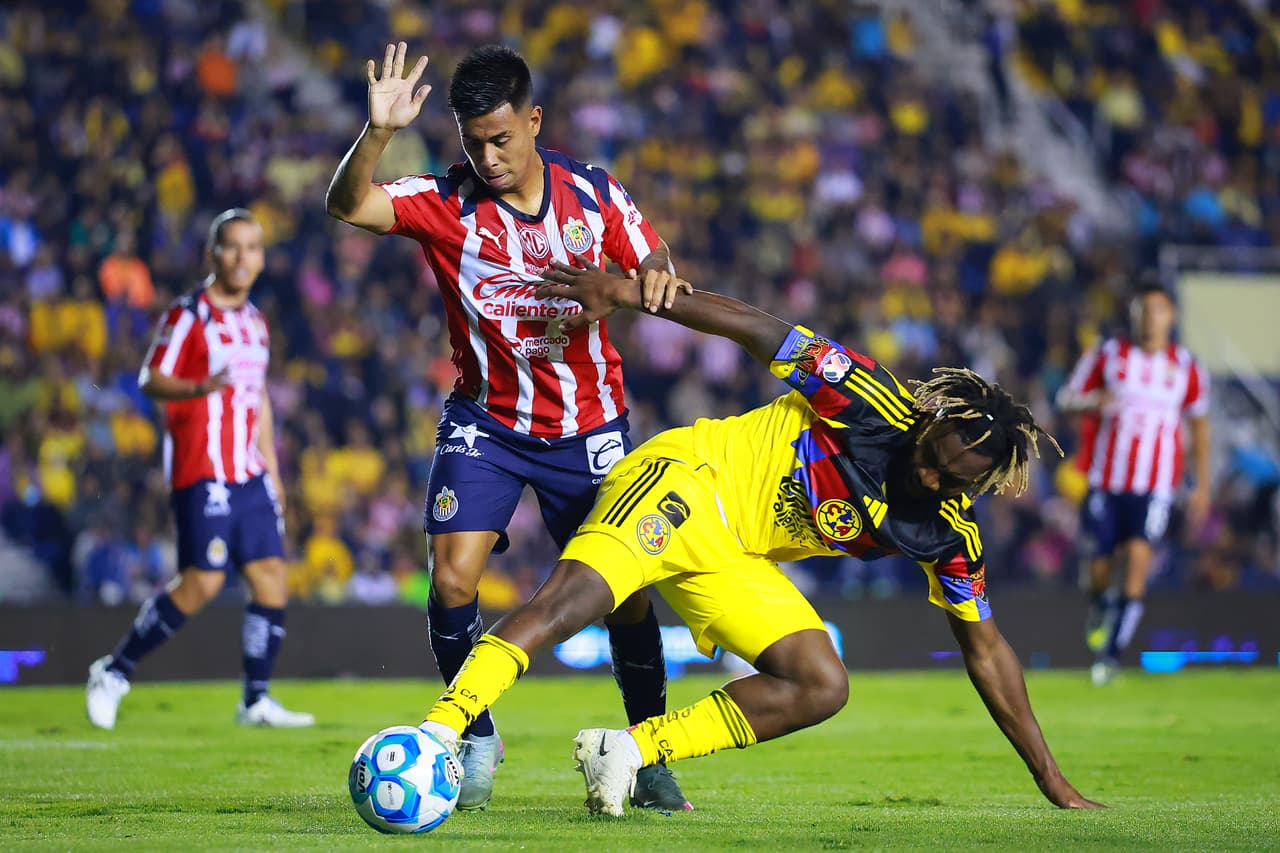 Efraín Álvarez: Chivas, en su búsqueda de volver a regresar a los primeros planos, ficharon al mediocampista mexicano proveniente de Xolos de Tijuana.