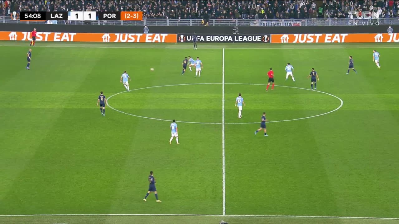 ¡TIRO ATAJADO! disparo por Otávio.