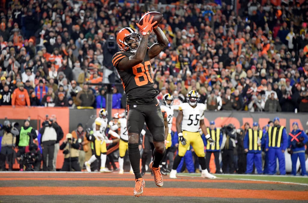 Cuatro intercepciones, las lesiones de James Conner y JuJu Smith-Schuster y una locura al final. Así la victoria de los Browns 7-21.