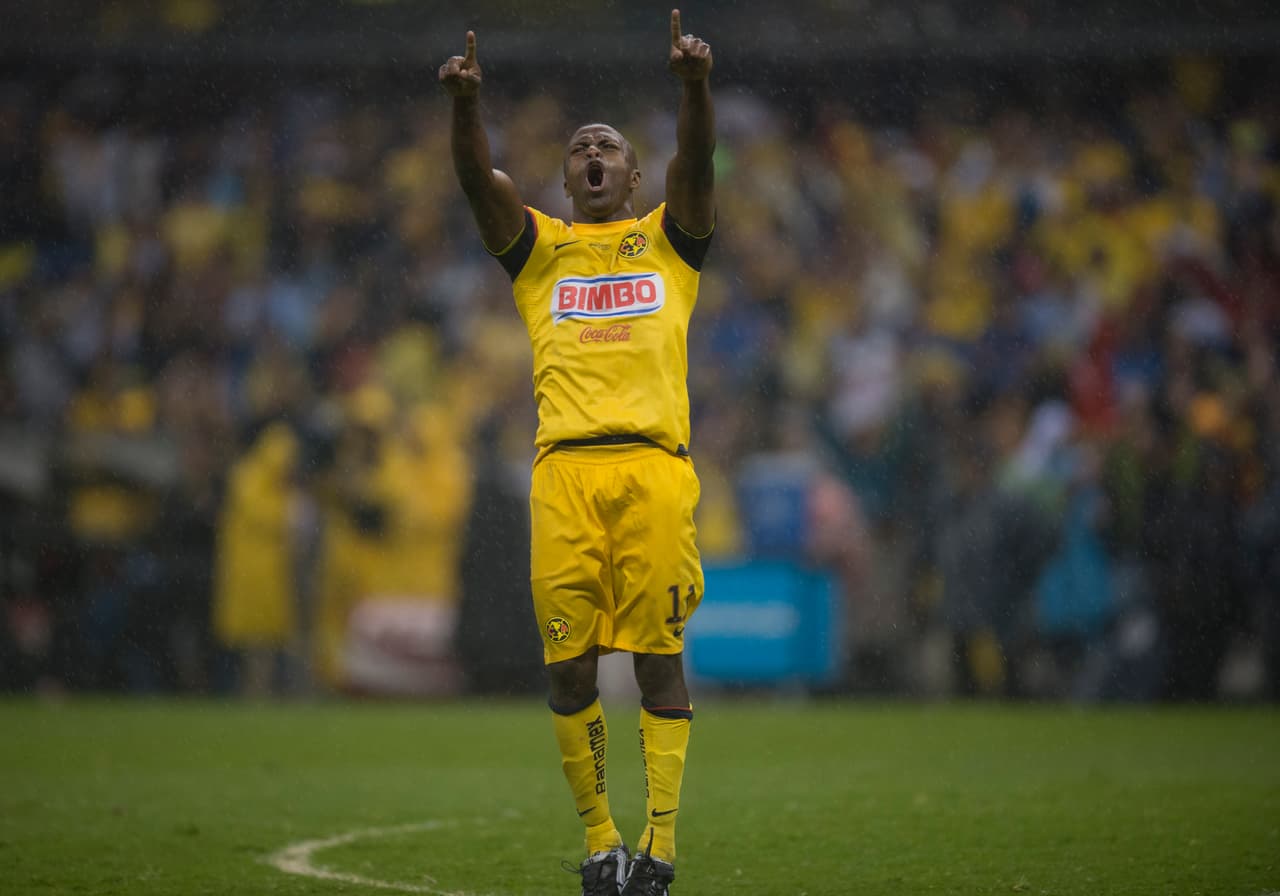 Tras haber conseguido el título con el América, Chucho dio a conocer a la directiva que quería salir del Club.