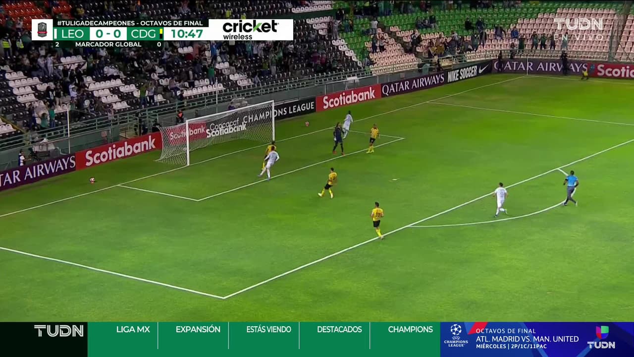 ¡GOL!  anota para León. Elías Hernández