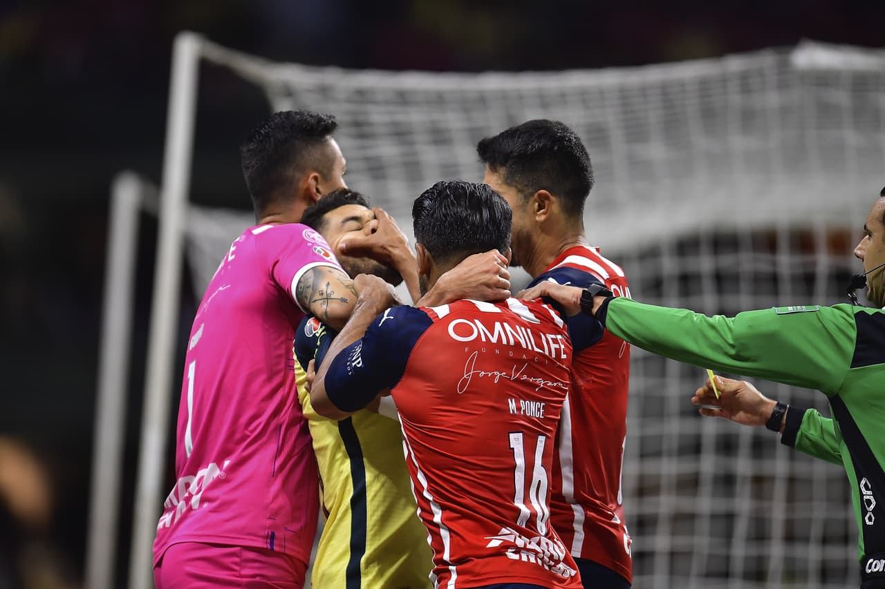 Arbitraje acepta que Chivas debió sufrir 2 expulsiones