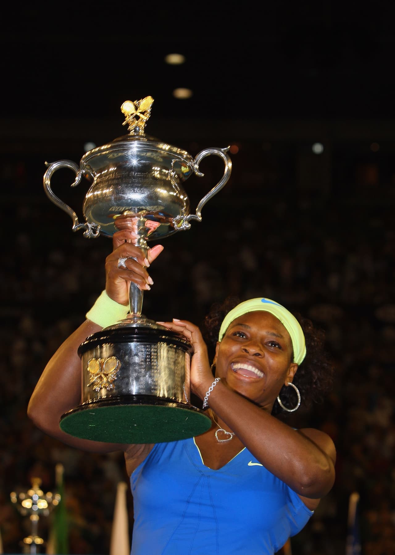 Serena ganó su décimo título de Grand Slam en el Australian Open de 2009 al vencer a la rusa Dinara Safina por 6-0, 6-3.