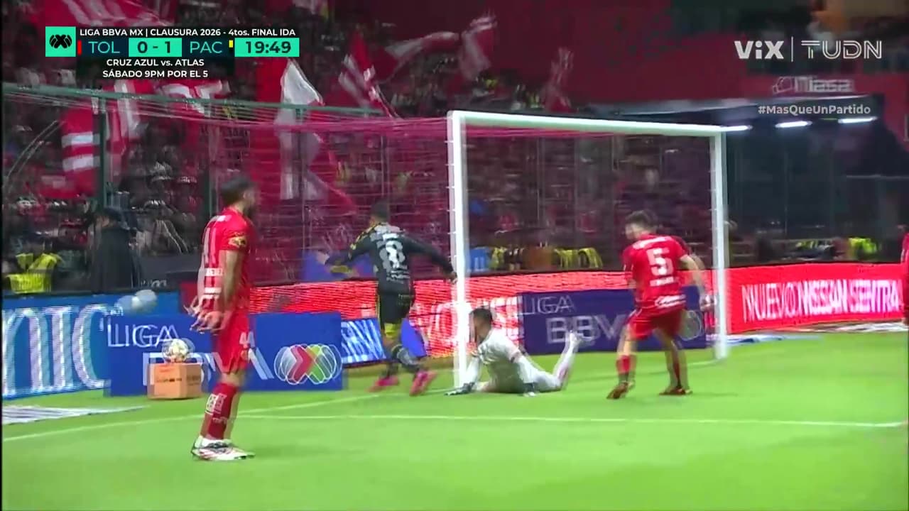 ¡Doble oportunidad para Pachuca! García ataja primero, Guzmán falla después