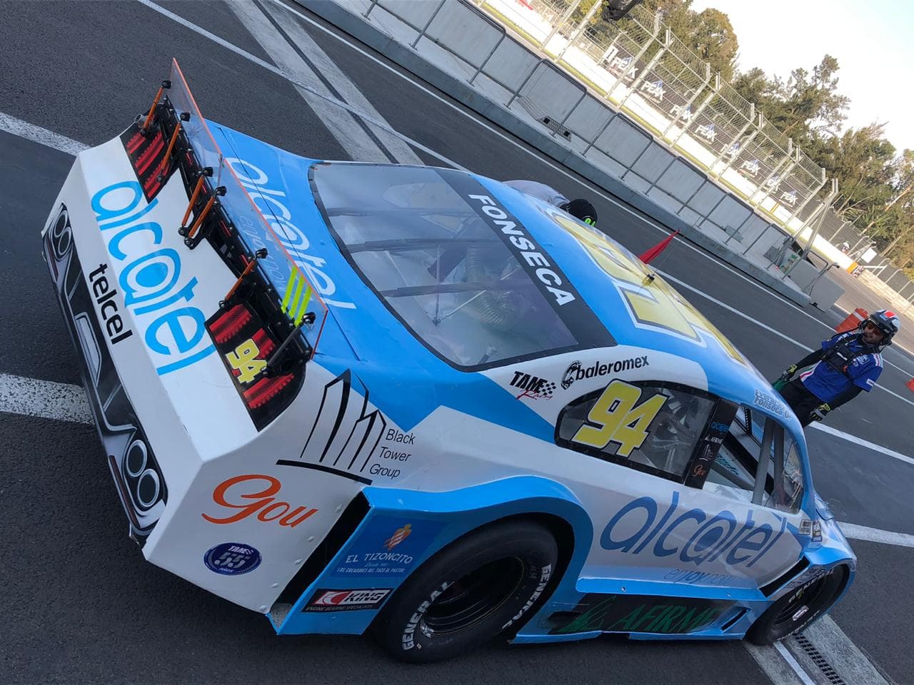 Con mucha pasión y un gran ambiente, así se vive el cierre de Nascar Challenge en México.