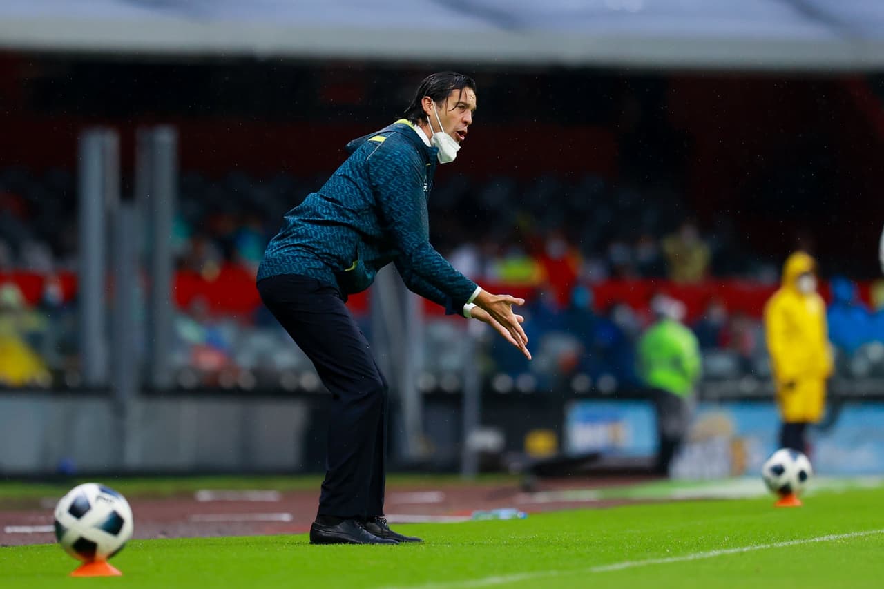 Santiago Solari reconoce el trabajo de Óscar Jiménez