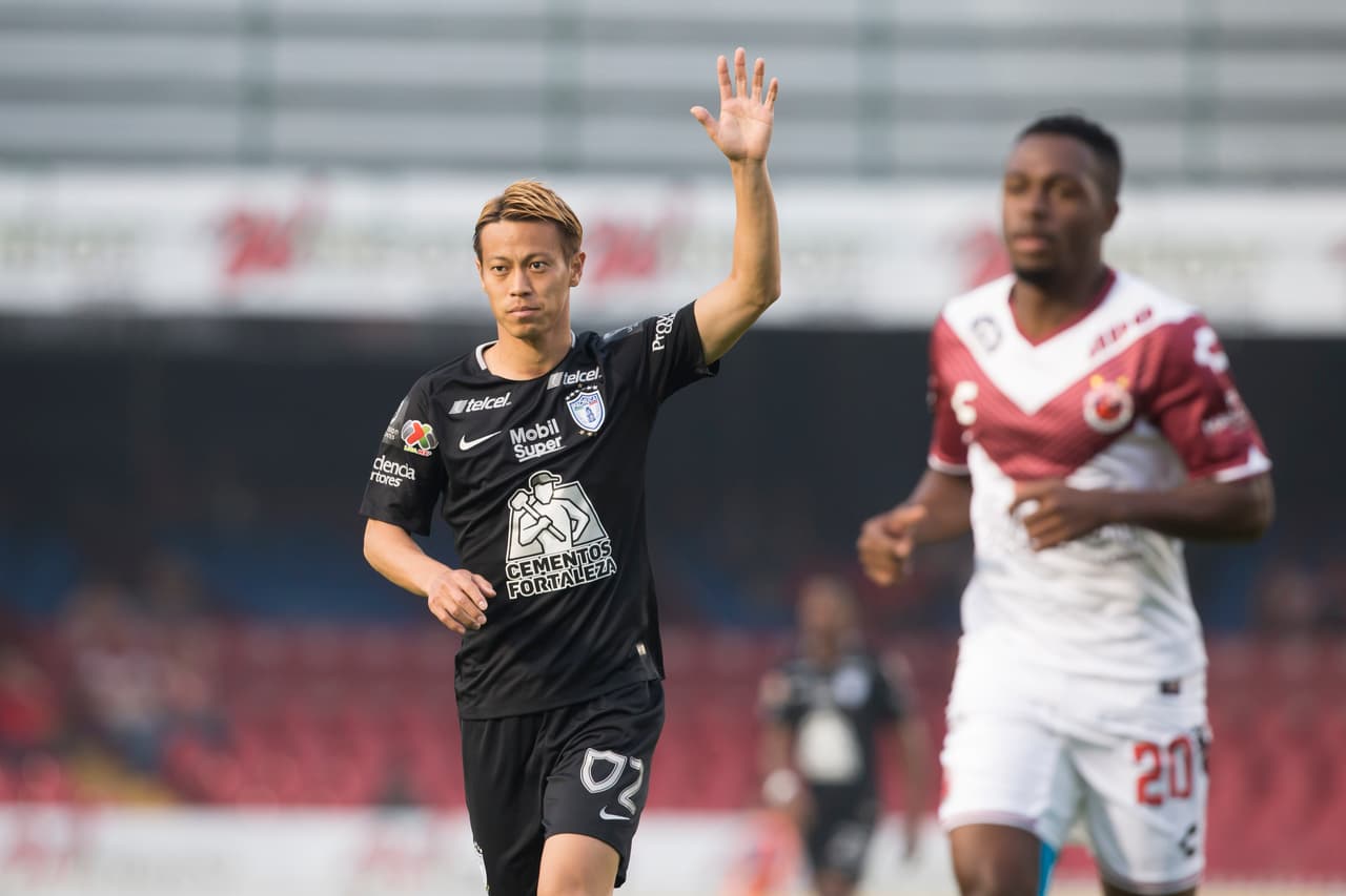 El japonés Keisuke Honda fue el líder del visitante en el medio campo, en gran generador de fútbol que hizo sentir su calidad y veteranía.