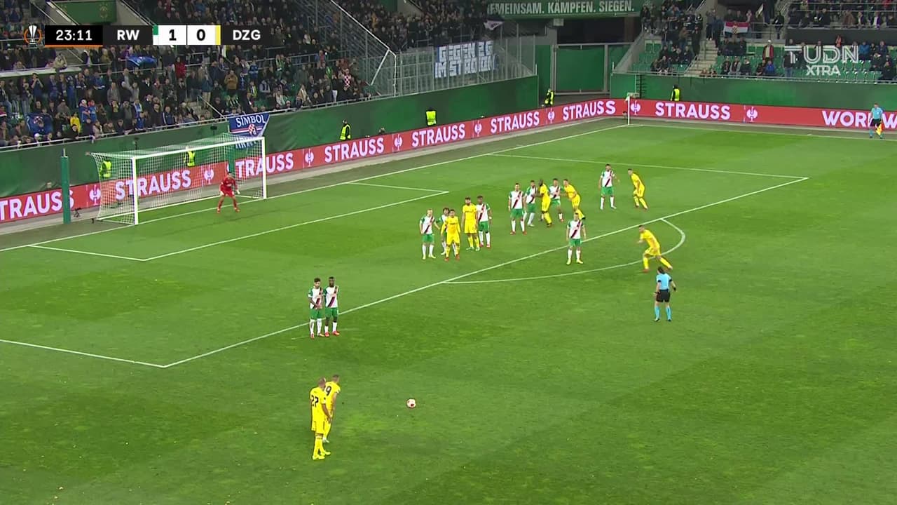 ¡GOL!  anota para Dinamo Zagreb. Mislav Orsic