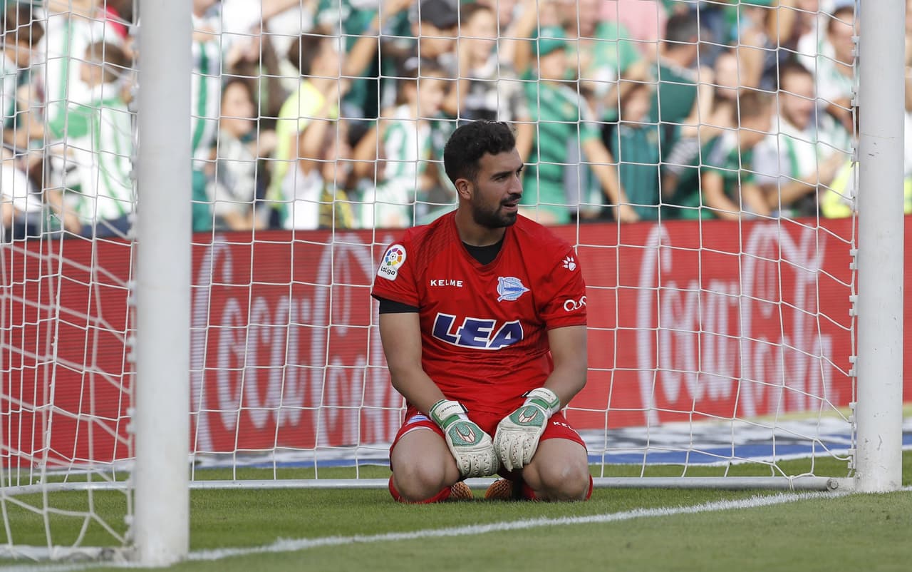 El segundo tanto del Betis llegó al minuto 30 del segundo tiempo luego de un autogol de Alexis que no pudo evitar el arquero Fernando Pacheco.