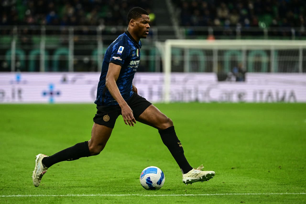 Lucas Torreira adelantó a la Fiorentina, pero neerlandés Denzel Dumfries le dio el empate al Inter.