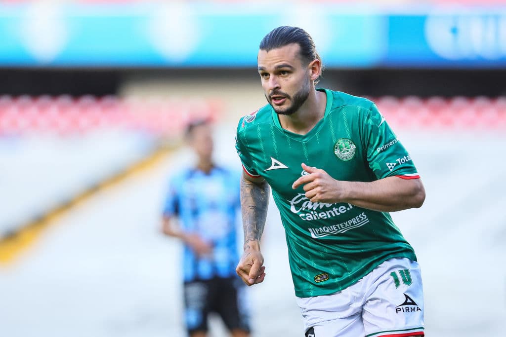 Con goles de los colombianos José Zúñiga y Nico Benedetti, Gallos y Mazatlán empataron 1-1, un resultado que los deja parcialmente en los lugares 17 y 18, respectivamente, en el Clausura 2023 de la Liga MX.