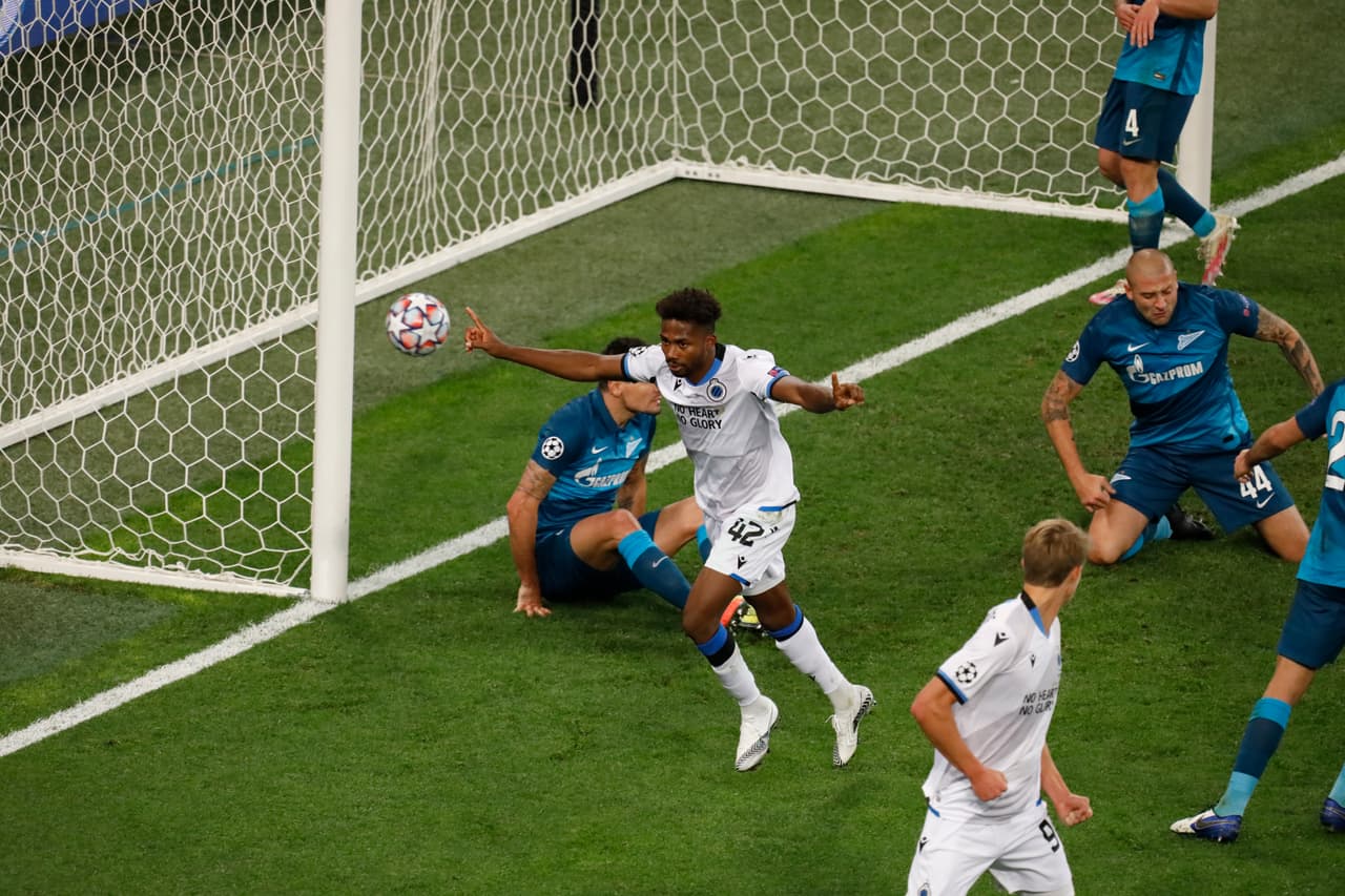 Emmanuel Dennis (63’) abrió el marcador por los locales y en una jugada desafortunada, Horvath (74’) empujó el balón al fondo anotando gol en su propia meta. En tiempo de compensación, De Ketelaere (90+3) hizo el del triunfo. Ethan Horvath, el cancerbero estadounidense, tuvo una destacada actuación en la jornada inaugural de la competición. Zenit visitará al Dortmund y Brujas recibirá al Lazio en la siguiente jornada de la Champions.