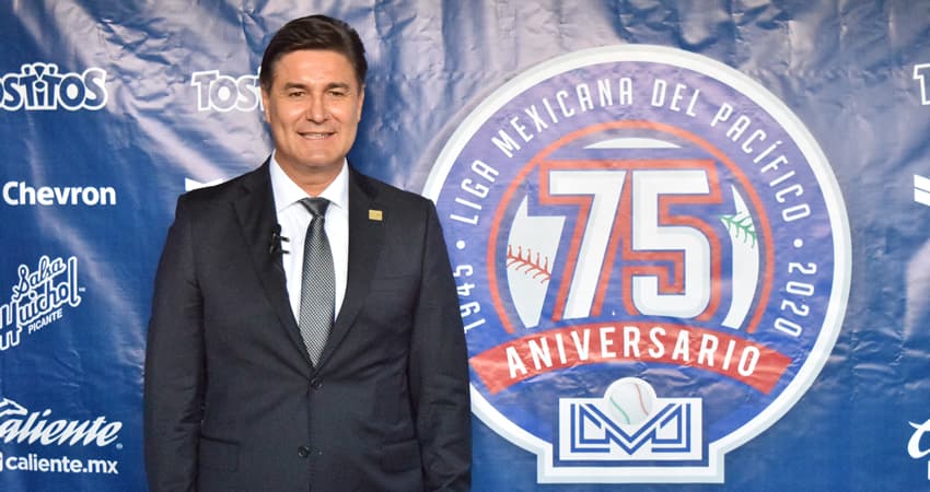 Omar Canizales, presidente ejecutivo de la Liga Mexicana del Pacífico durante la presentación de los festejos por los 75 años.