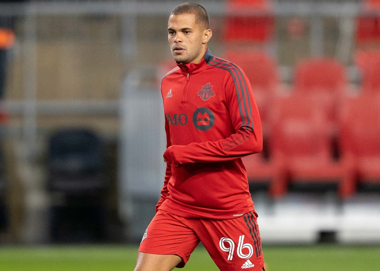 El lateral Auro regresa cedido a Brasil.