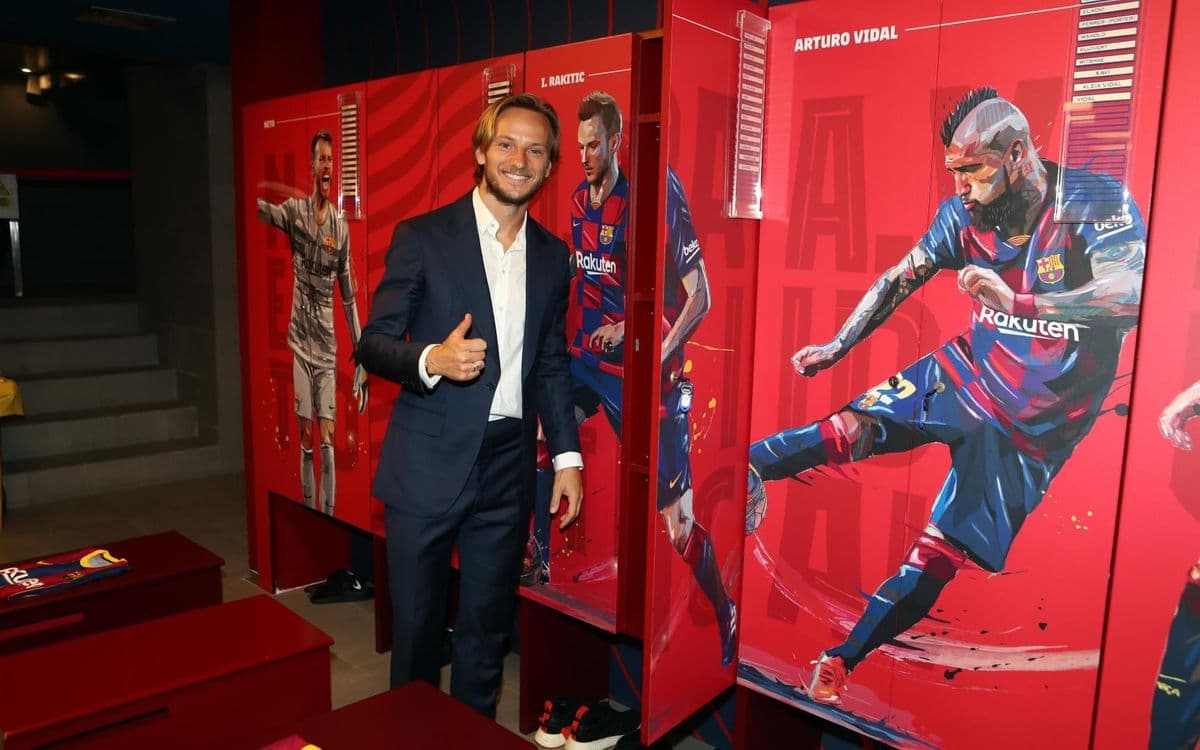 "Es un honor ser el cuarto jugador extranjero con más partidos jugados de toda la historia del Barça…", declaró el zaguero que consiguió trece títulos con los culés.