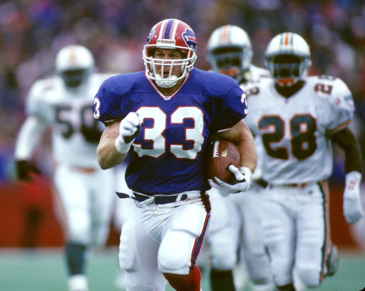 29.- Buffalo Bills - 30 de diciembre de 1995 (37-22 vs. Miami Dolphins) (Ronda de Comodines).- El mencionado Dan Marino tuvo que lanzar 64 pases ya que los Dolphins se vieron abajo 27-0 tras tres cuartos y sus 422 yardas no fueron suficientes ya que los Bills se impusieron con un gran total de 341 yardas terrestres, el máximo en playoff en la era del Super Bowl.