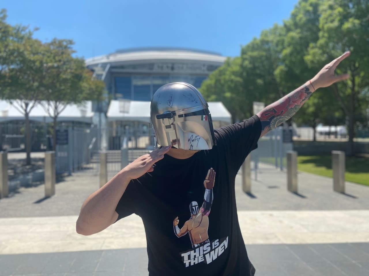 El 'Mando mexicano': el fan del Tri que ayuda a niños con cáncer