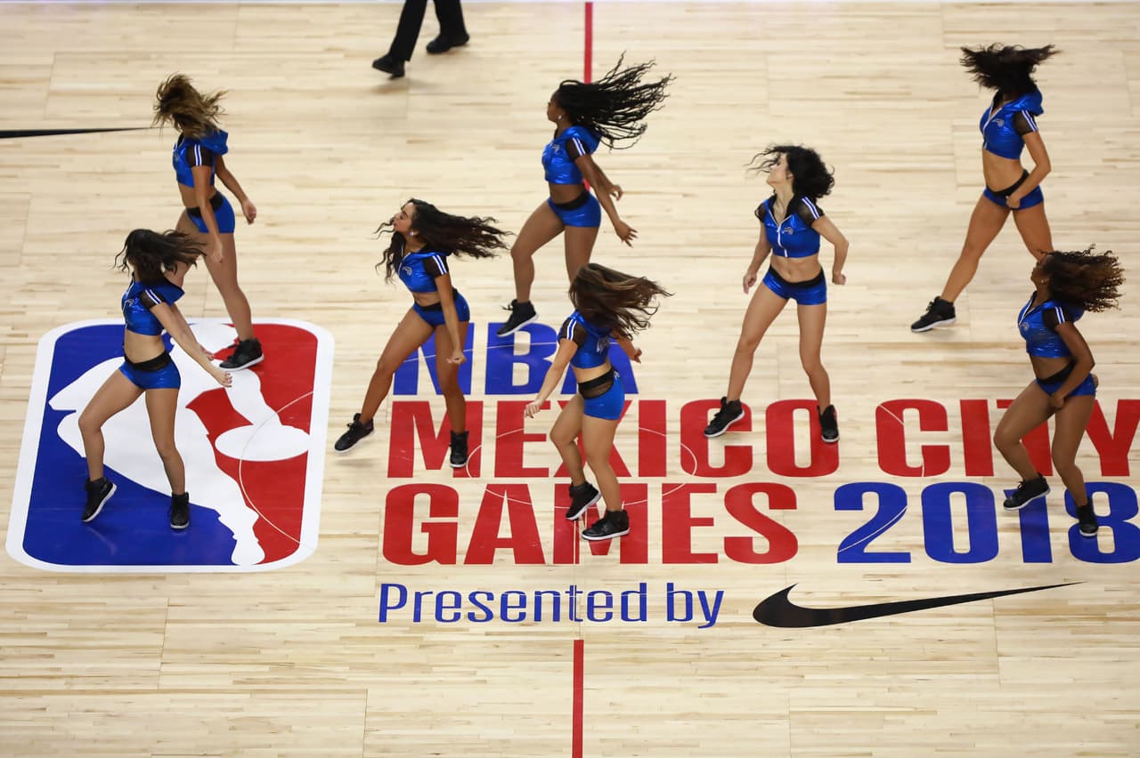 Las porristas hicieron parte del espectáculo de la NBA en México por quinto año consecutivo.