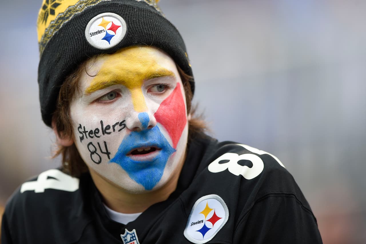 Los Steelers sufrieron un fuerte descalabro a manos de sus acérrimos rivales, los Ravens, por 20-17. Checa las mejores tomas de este duelo de la Semana 16.