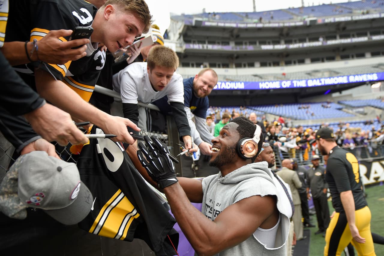 Los Steelers sufrieron un fuerte descalabro a manos de sus acérrimos rivales, los Ravens, por 20-17. Checa las mejores tomas de este duelo de la Semana 16.