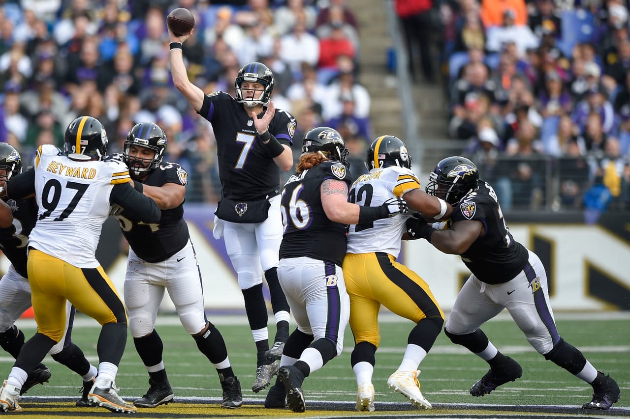 Los Steelers sufrieron un fuerte descalabro a manos de sus acérrimos rivales, los Ravens, por 20-17. Checa las mejores tomas de este duelo de la Semana 16.