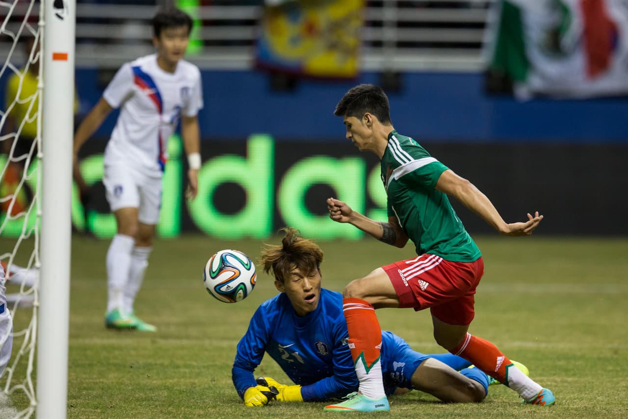 Goleada a favor 4-0 contra Corea del Sur en amistoso el 29 de enero de 2014. En su único choque mundialista, el Tri se impuso 3-1 en 1998.