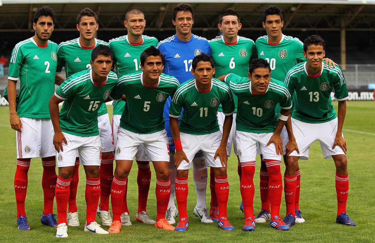 En la Semifinal a la selección le tocó enfrentarse a Holanda en el Parc des Sports (Avignon). Los Tulipanes habían ganado el Grupo A con 6 puntos.