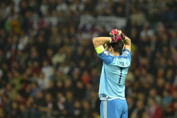 Un centro de Gyomber sería rematado por Miroslav Stoch en el área chica, el potente cabezazo dejaría sin oportunidad de atajar a Casillas quien vio vencida su portería por segunda vez en el juego.