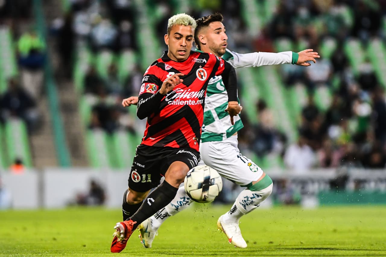 Santos Laguna sumó su tercer triunfo en los últimos cuatro partidos y se metió de lleno en la pelea por el Repechaje gracias los goles de Gorriarán, Suárez y el doblete de Preciado ante unos débiles Xolos de Tijuana.