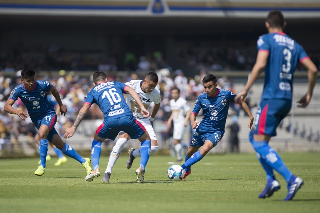 Sin embargo, el panorama se puso sombrío para Pumas con la expulsión de Luis Quintana al minuto 26 del primer tiempo, y Rayados de Monterrey hizo sentir el hombre de más.