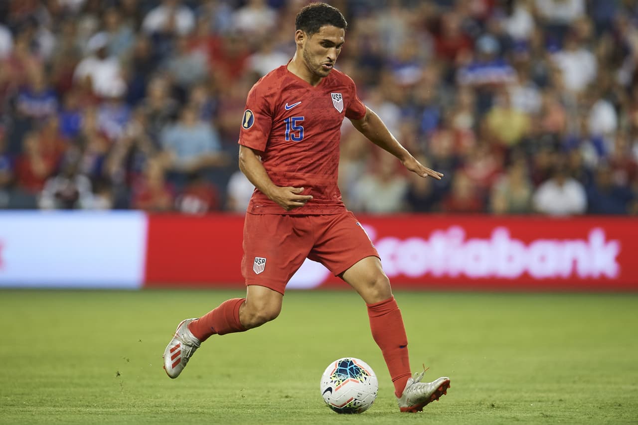 Estados Unidos inició la segunda mitad volcado al ataque, pero encontró una dura resistencia en un ordenado equipo panameño que defendía con eficiencia.