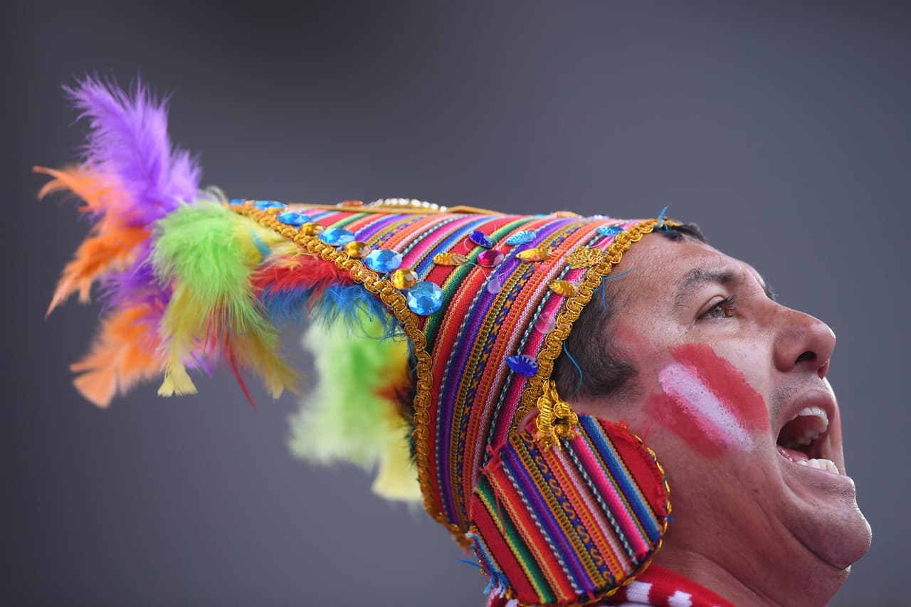 El colorido y fiesta de los fanáticos, en su mayoría de los incas, se apoderó de Ekaterinburgo en medio del partido entre Francia y Perú, en la segunda jornada del grupo C del Mundial de Rusia 2018.