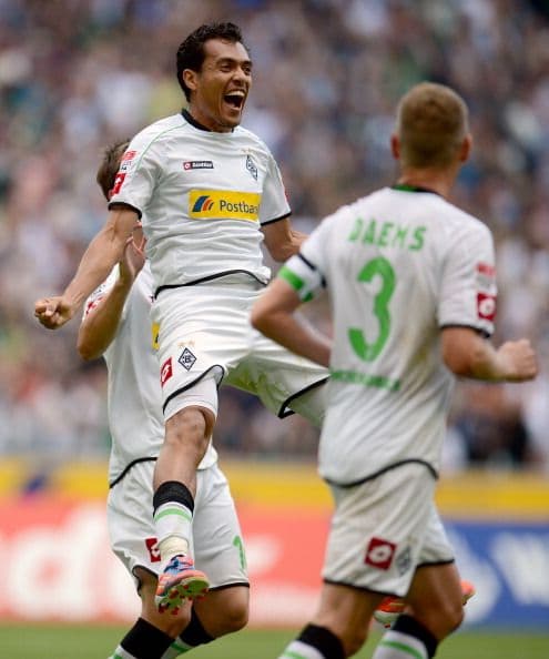 Juan Arango figura del fútbol de Venezuela es hombre de pocas palabras, pero no fue tan parco en expresar su apoyo a los estudiantes.