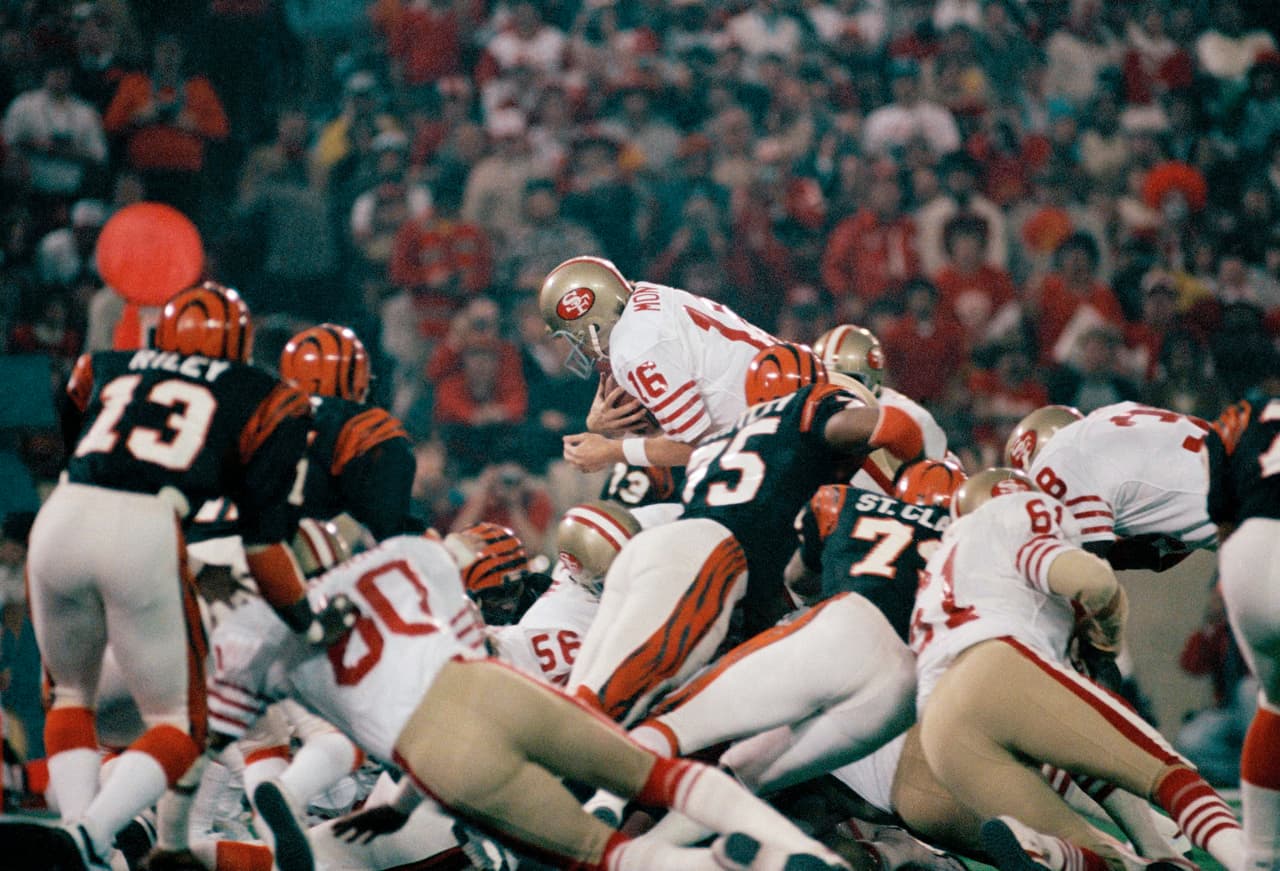 Super Bowl XVI (San Francisco 49ers 26-21 Cincinnati Bengals) | Primer SB en el norte de EEUU, el Silverdome de Detroit. MVP: Joe Montana (QB San Francisco). Comercial de 30 segundos: 324 mil dólares.
