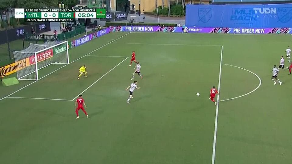 Tiro de esquina para Toronto FC