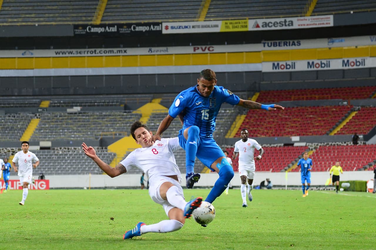 Denil Mladonado y Derek Cornelius fueron los encragados de anotar en el empate 1-1 que le dio el pase a semifinales a Honduras y Canadá.