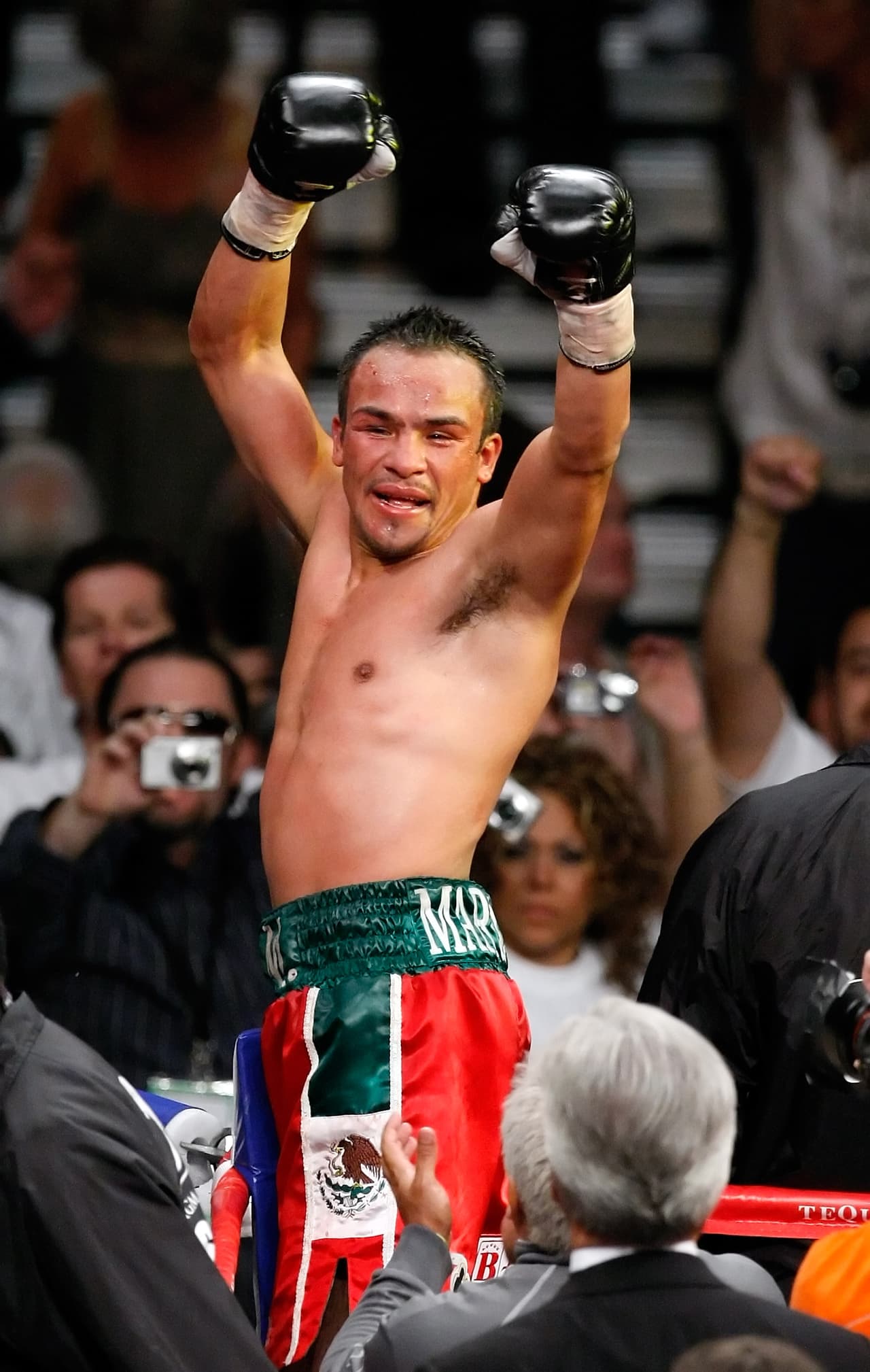 En septiembre del mismo año, Márquez enfrentó a su compatriota Orlando Salido y lo derrotó por decisión unánime.