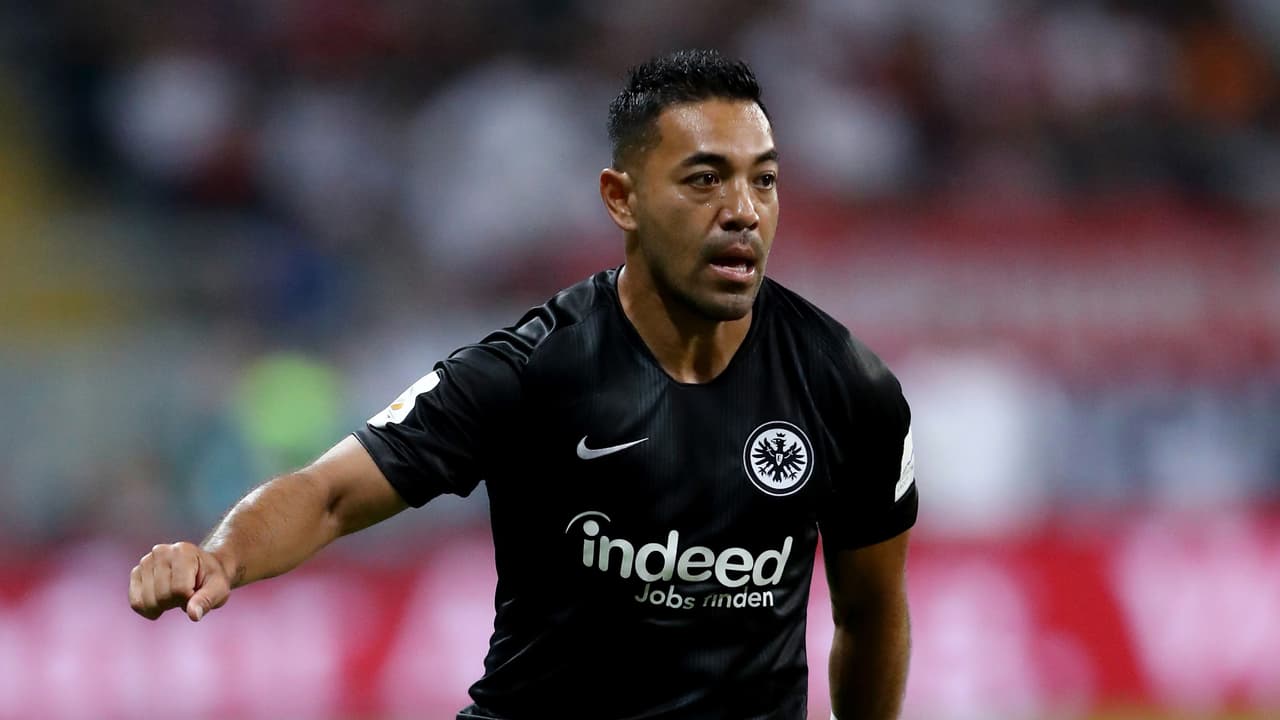 Marco Fabián vuelve a entrenar con el Eintracht y analiza quedarse