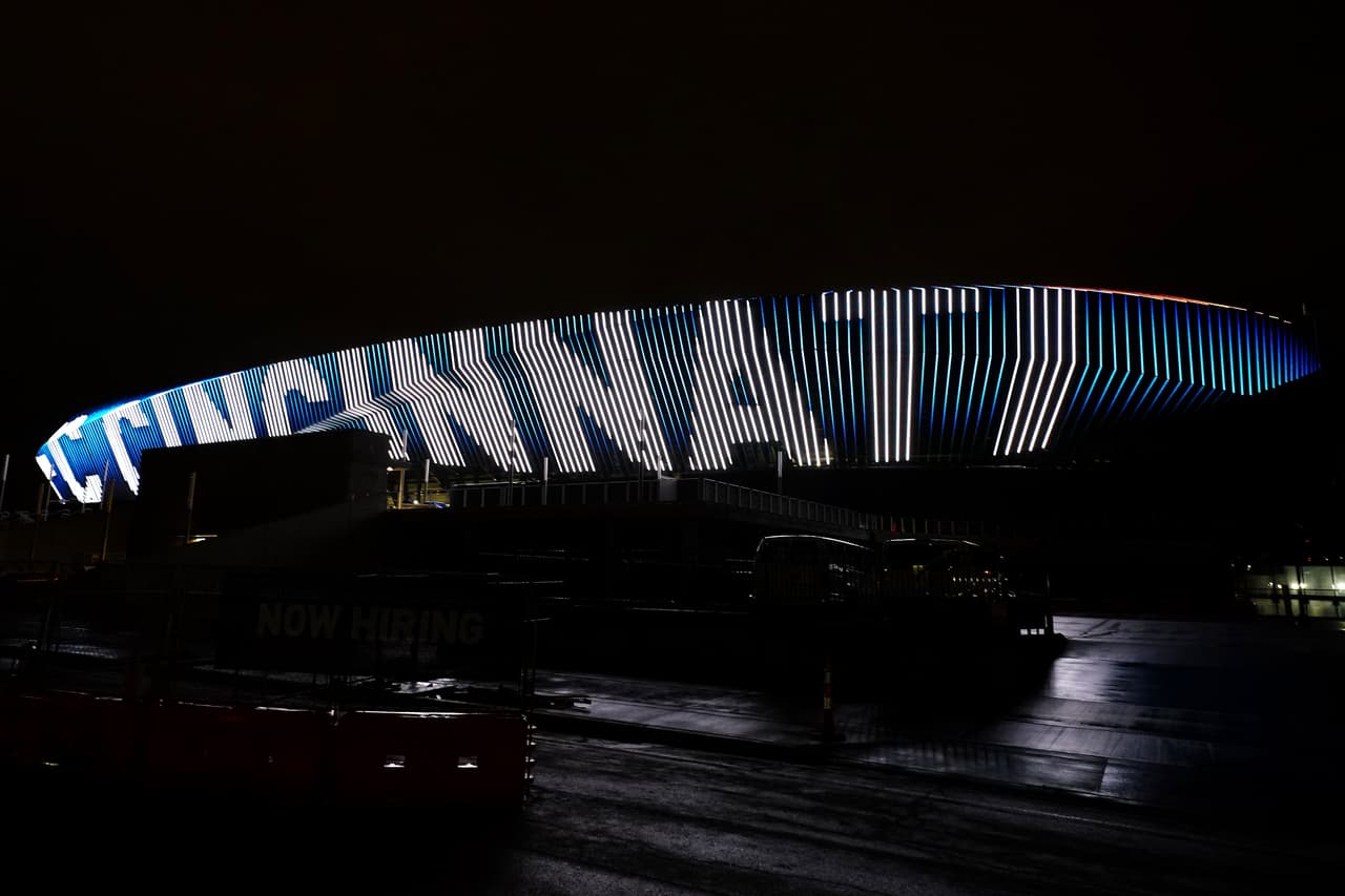 Fue un auténtico show de luz y sonido sobre la superficie exterior del nuevo estadio.
<br>