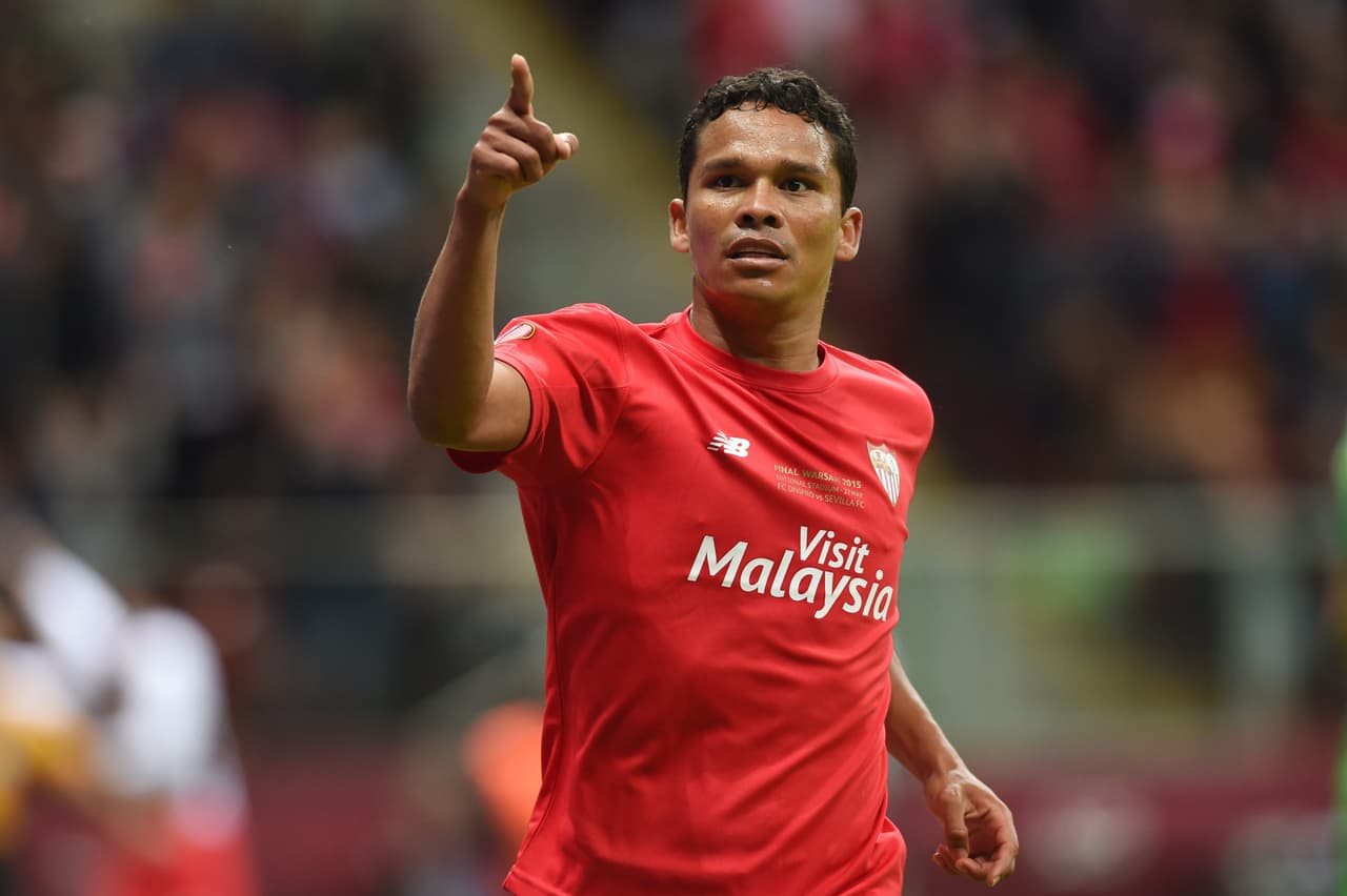 El Milan hace oficial la llegada del colombiano Carlos Bacca