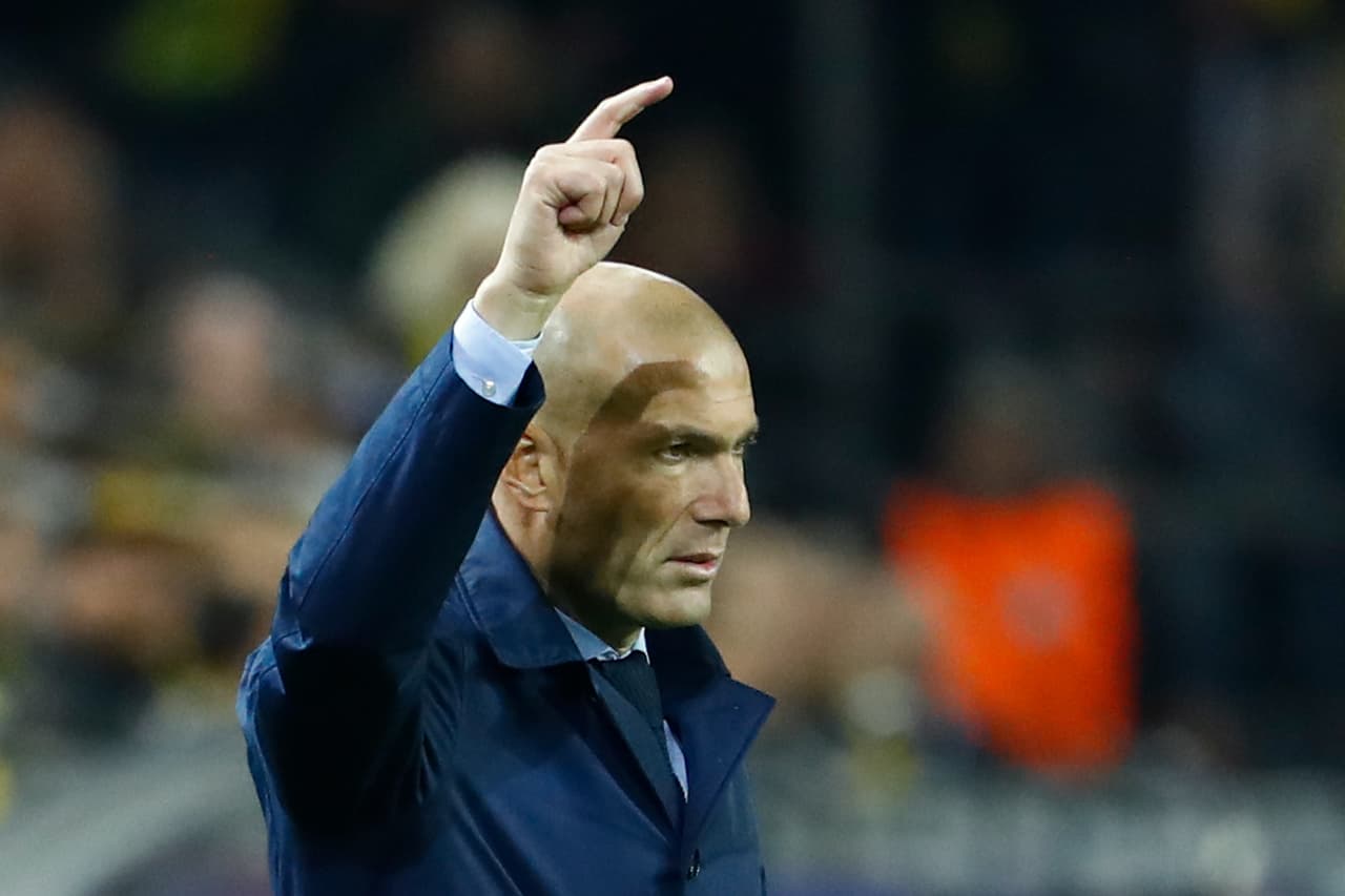 Real Madrid's coach from France Zinedine Zidane gestures during the UEFA Champions League Group H football match BVB Borussia Dortmund v Real Madrid in Dortmund, western Germany on September 26, 2017. / AFP PHOTO / Odd ANDERSEN (Photo credit should read ODD ANDERSEN/AFP/Getty Images)