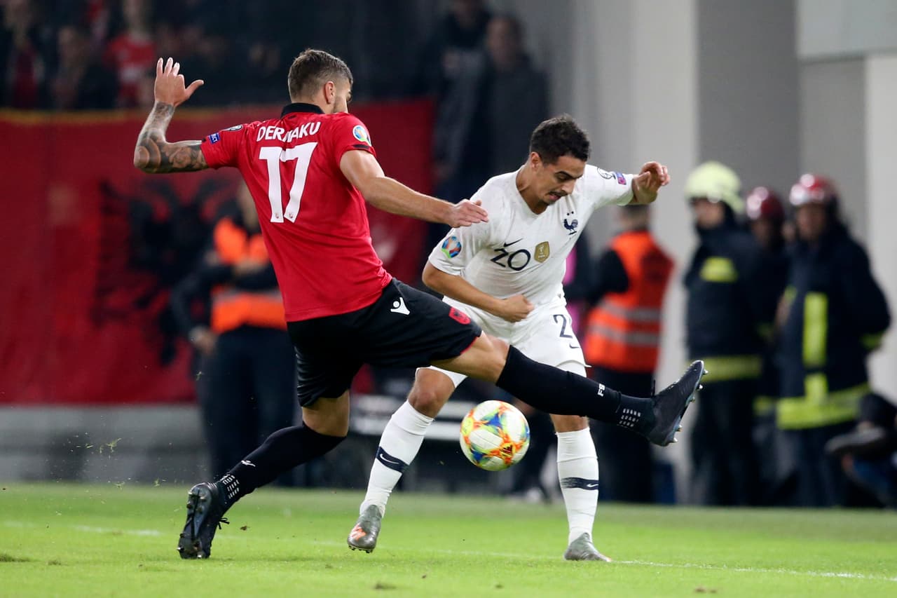 La Francia de Deschamps gana 0-2, con goles de Tolisso y Griezmann a Albania.