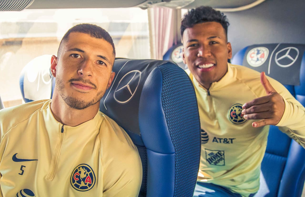 Con la presencia del todo el cuadro del primer equipo del América, se presentó el nuevo transporte del equipo.
